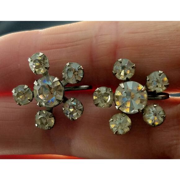 Vintage Weiss Flower Rhinestone Screw Back Earrings, 1950's , 3/4 Inch - Picture 5 of 10